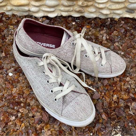 CONVERSE TENNIS/SNEAKER SHOES. Sz 7 Cream color w/maroon/silver weave. EUC. - Picture 2 of 7